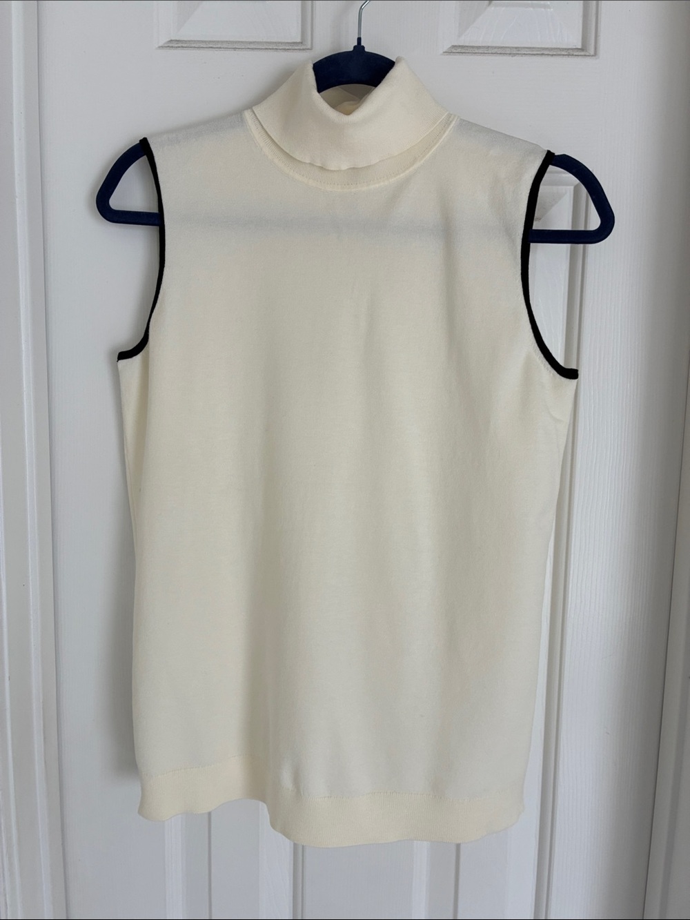 Talbots Cream Sleeveless Turtleneck Top with Black Trim